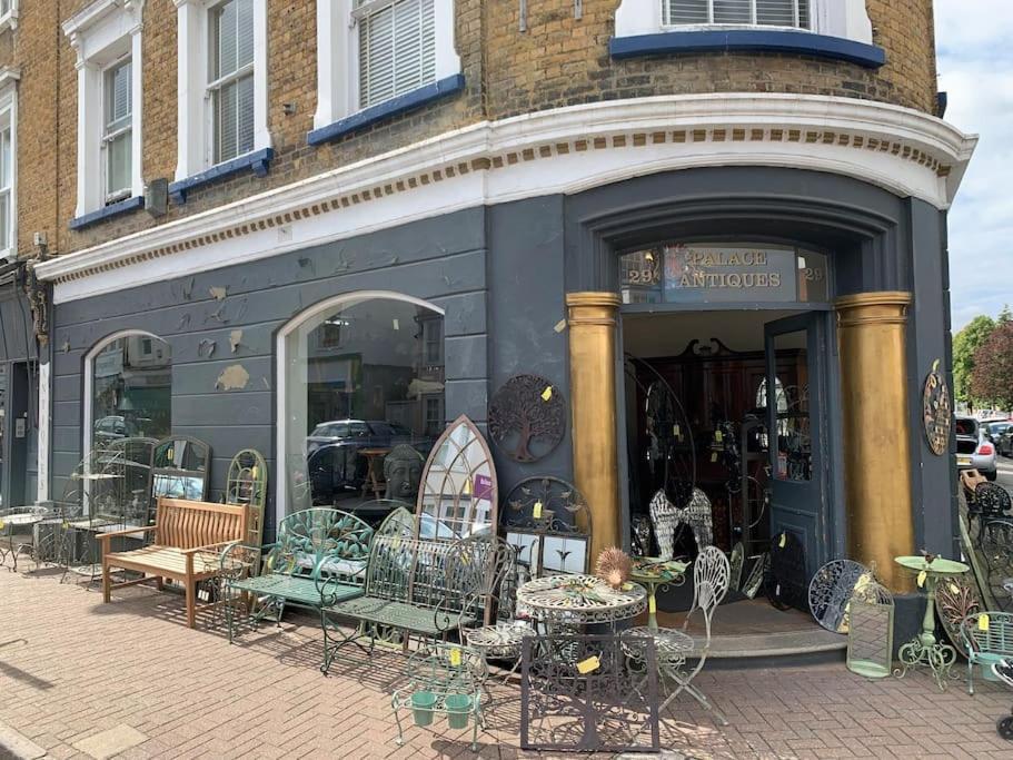 Riverside 1 Bed Basement Flat Near Hampton Court Palace East Molesey Eksteriør billede